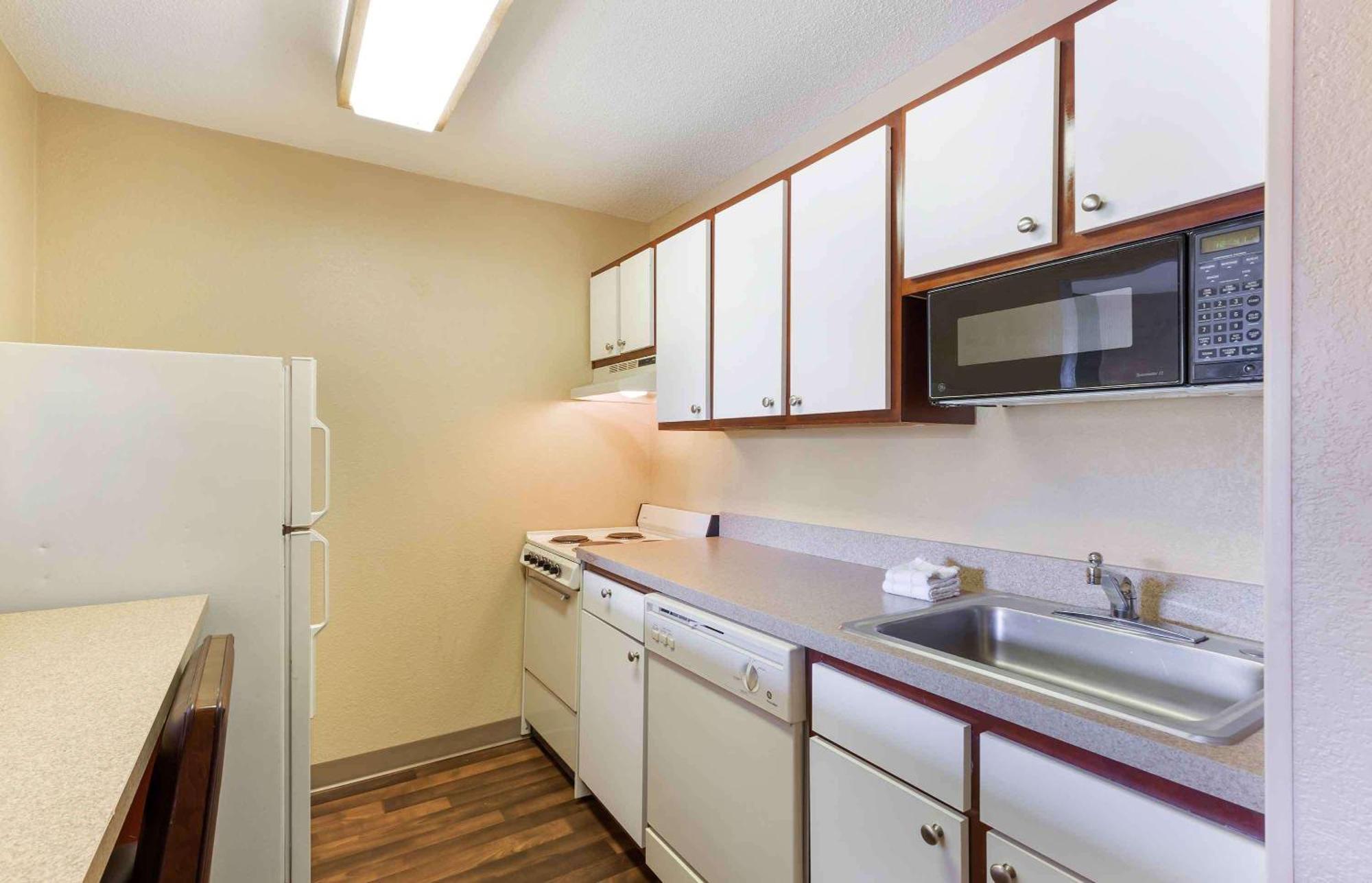 Extended Stay America Select Suites - Raleigh - Cary - Regency Parkway South Extérieur photo